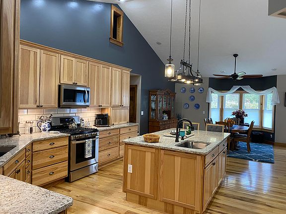 2nd image of 2910 Apple Valley Dr