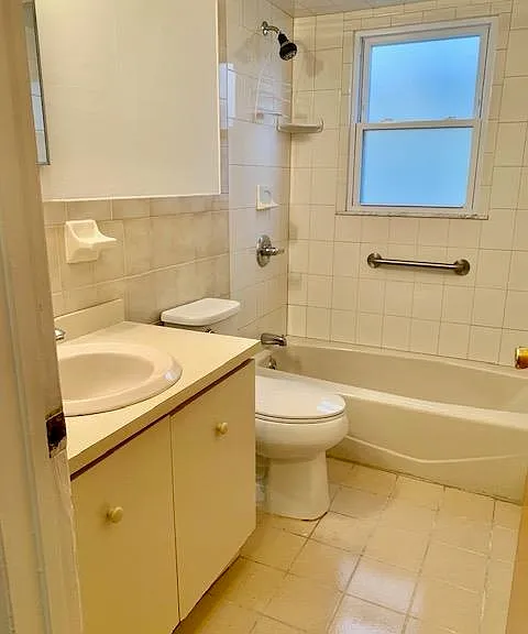 173 W 21st St — Photo 9