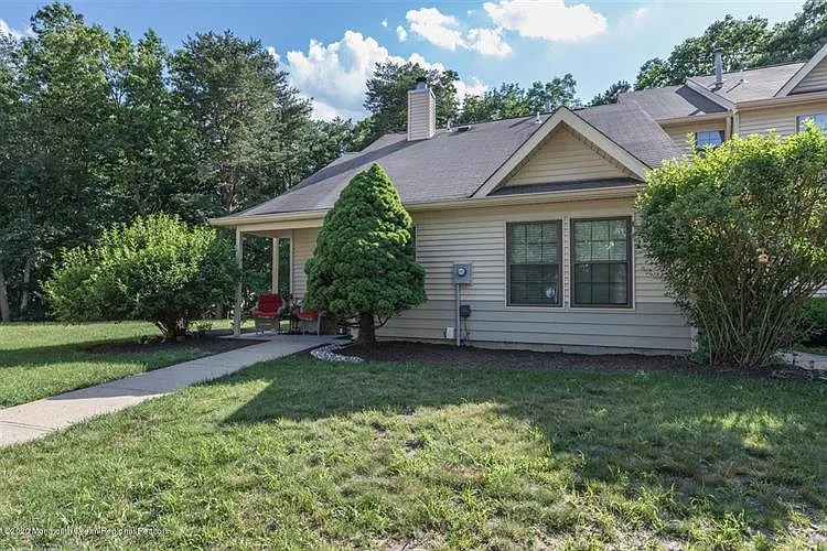 120 Whispering Oaks Way photo 1