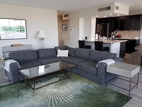 100 N Arlington Ave Photo 1