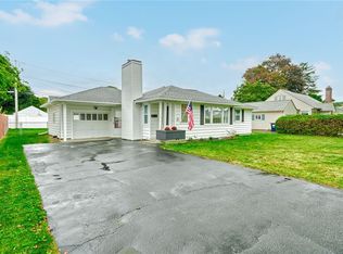 48 Newfield Dr, Rochester, NY 14616