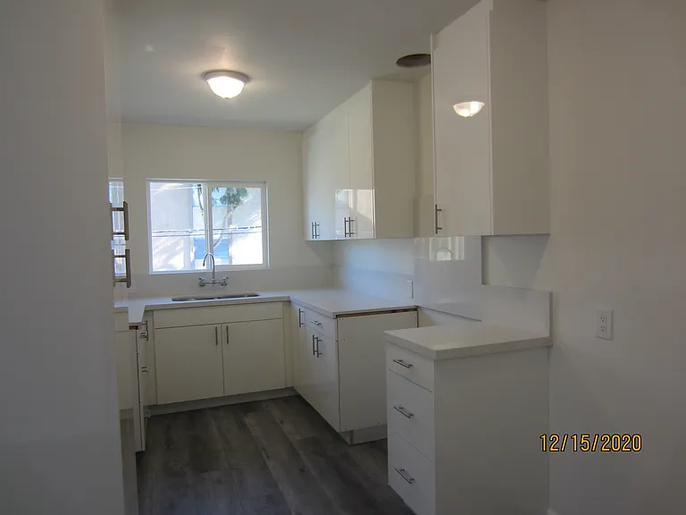 1705 Thayer Ave — Photo 4