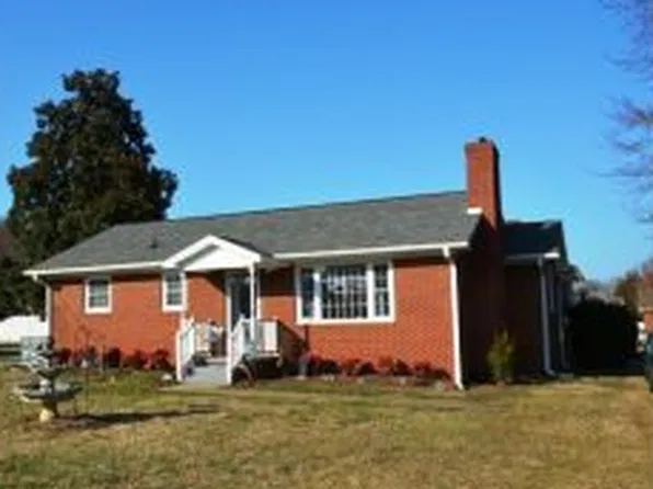 307 Stratford Dr, Mebane, NC 27302