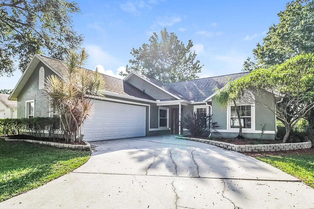3 bed, 2.0 bath, 1284 sqft, $3,090 — Photo 1