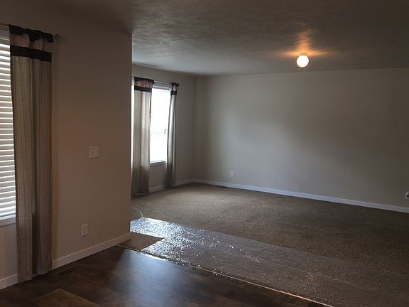 4th image of 608 Hemlock Ct