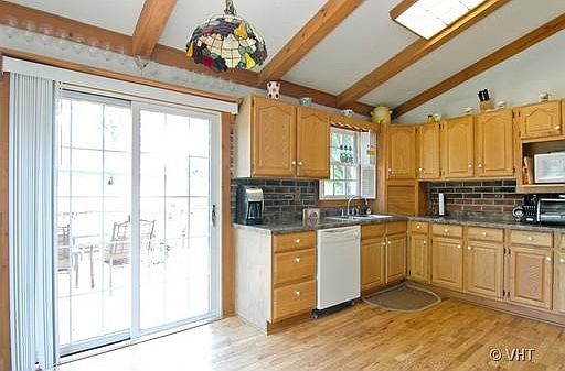 3rd image of 25223 Lincoln Dr