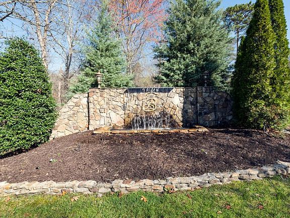 4th image of 6905 River Run Dr