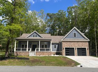 402 Edward Dr, Daniels, WV