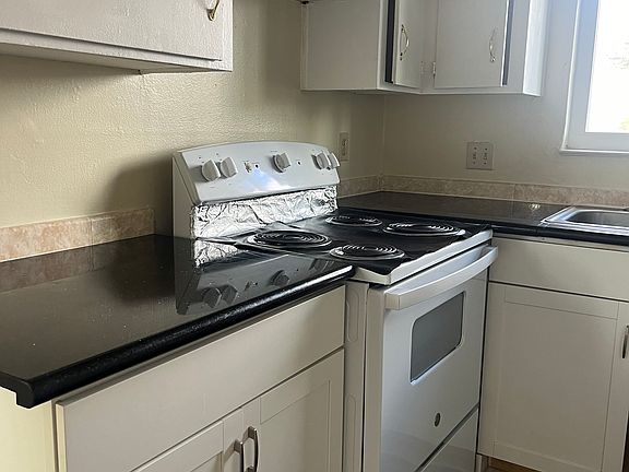 4th image of 2257 Pasetta Dr APT 1