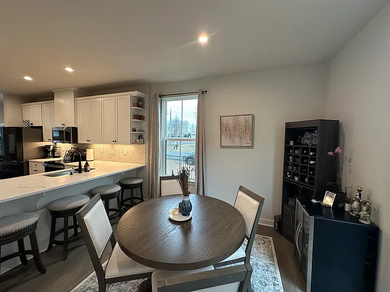 4752 Chastain Ave — Photo 9