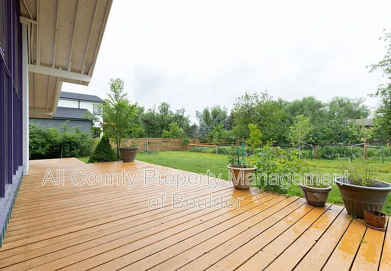 2220 Norwood Ave — Photo 6