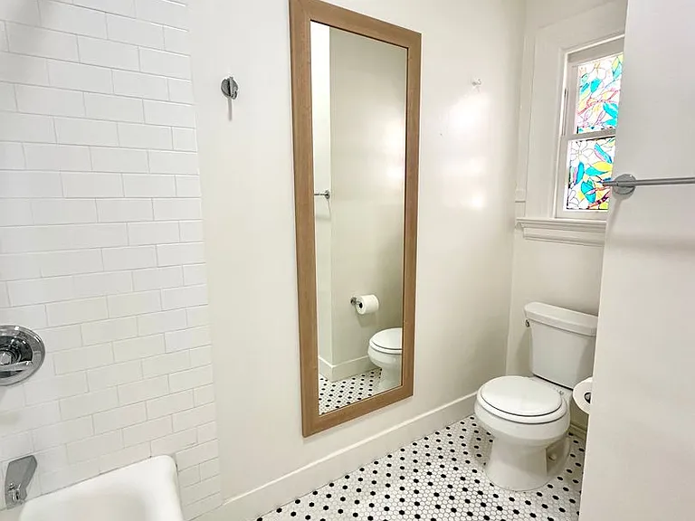 909 Haight St — Photo 8
