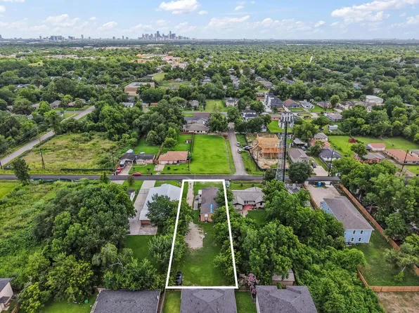 5026 Clover St, Houston, TX 77033