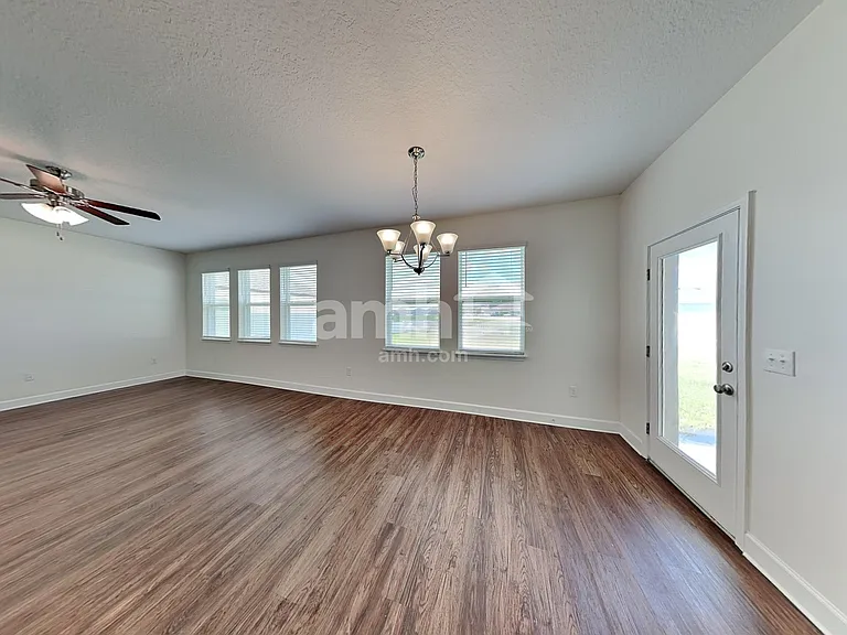 4526 Reisswood Loop — Photo 5