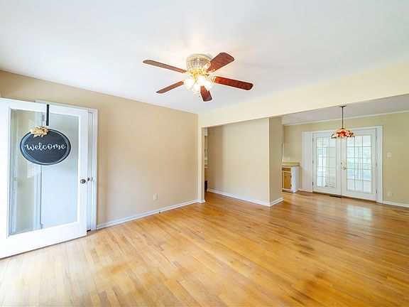 3rd image of 5889 Lee Road 54