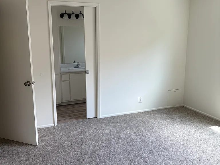 551 W Pueblo St #13 — Photo 17