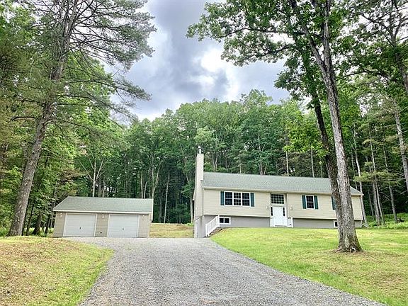 3rd image of 137 Eastwood Cir