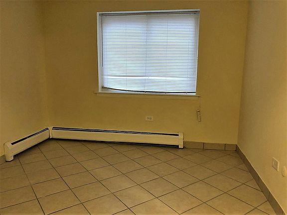5th image of 10092 Holly Ln