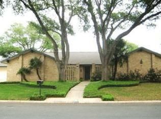 8626 Blue Grass Ln, Windcrest, TX 78239