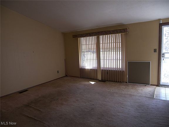 5th image of 6017 Lehman Dr