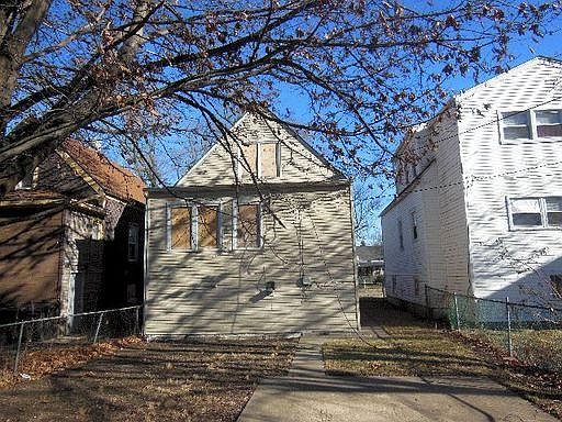 2nd image of 10724 S La Salle St