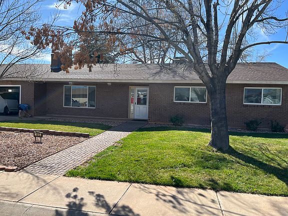 3rd image of 1613 N Scenic Dr