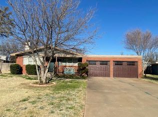 1607 Dallas St, Plainview, TX 79072