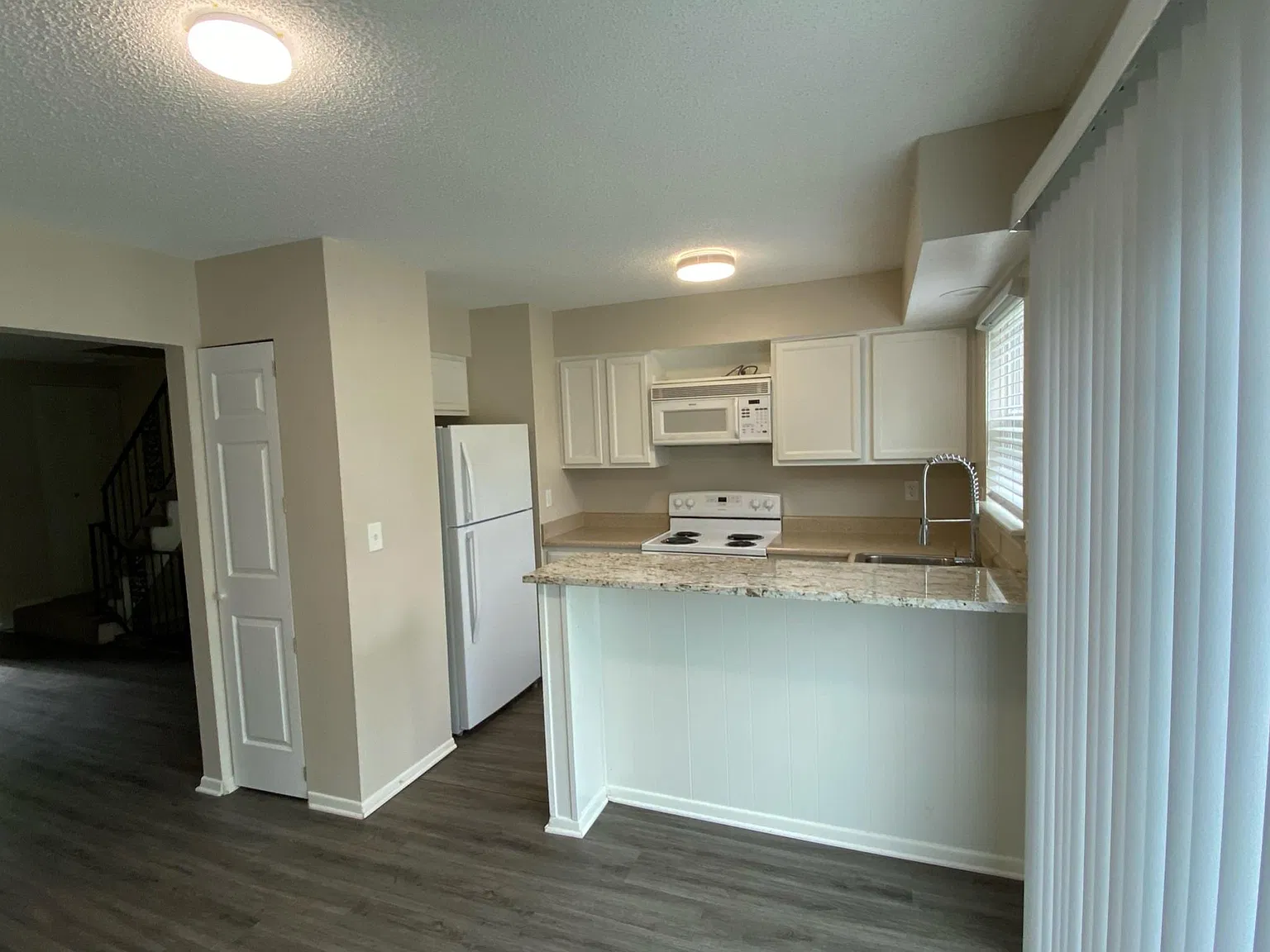2 bed, 1300 sqft, $1,350 — Photo 3