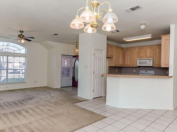 4th image of 722 Troxell Blvd