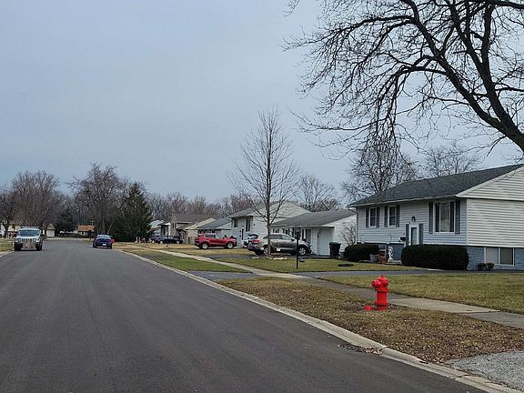 4th image of 120 N Elm Ln