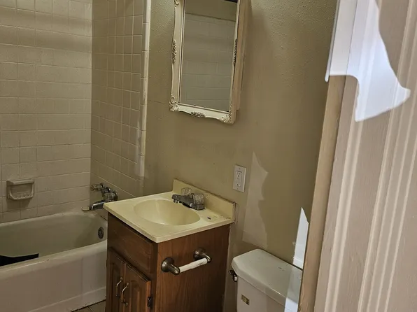 301 S High St #B, Poplarville, MS 39470