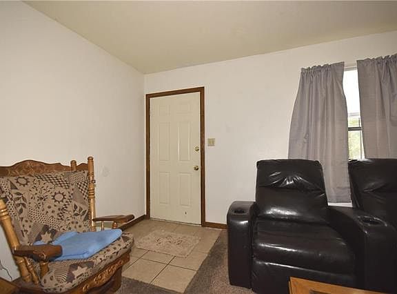 4th image of 8712 N Chatham Ave