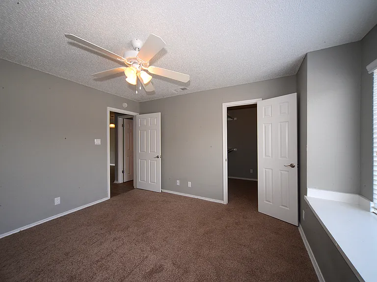 The Trellis at Lake Highlands bedroom