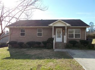 238 Crestwood Cir, High Point, NC 27260