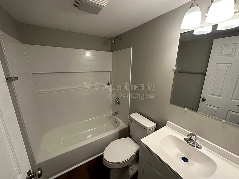 6219 Graceland Ave #4 — Photo 6