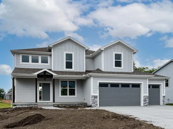 1902 N 162nd Ter, Basehor, KS 66007