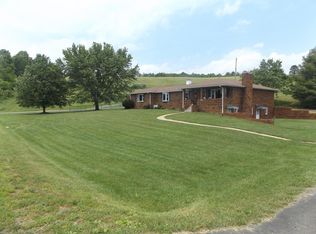 1120 Commonwealth Rd, Galax, VA 24333