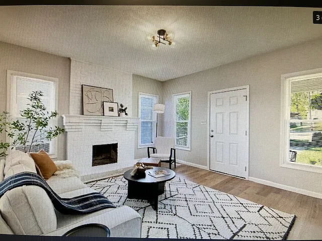 402 McIver St — Photo 3