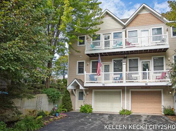 94 Spinnaker Dr #22, Manistee, MI 49660