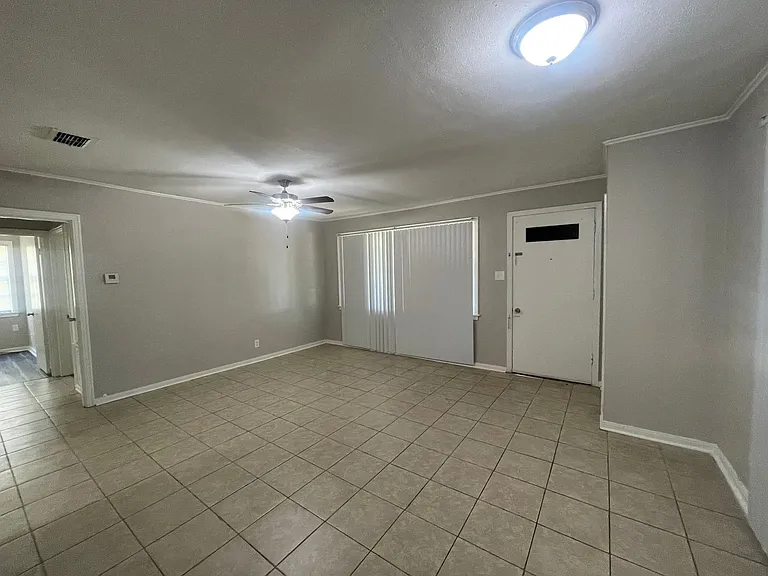 1020 Wanda Dr — Photo 3