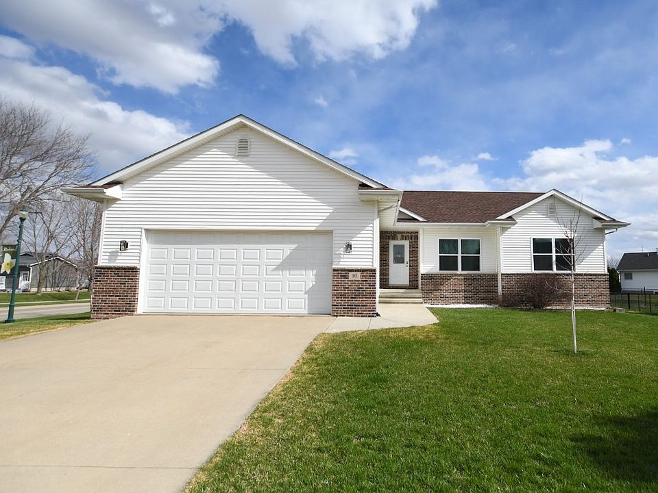 10 Pine Ct, Robins, IA 52328 Zillow