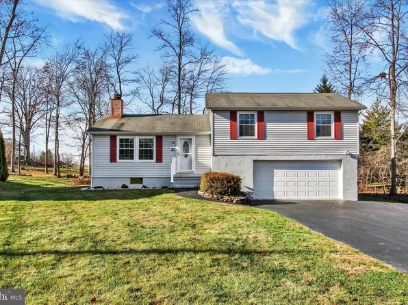 27 McCandless Dr, East Berlin, PA 17316