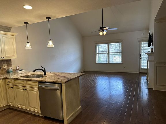 2nd image of 6883 Village Lake Cir