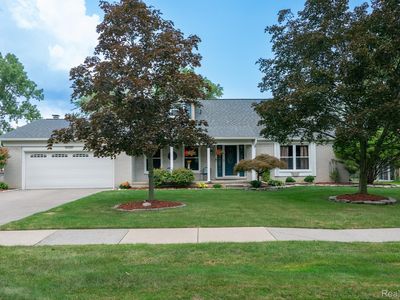 8296 Hampton Rd, Grosse Ile, MI, 48138