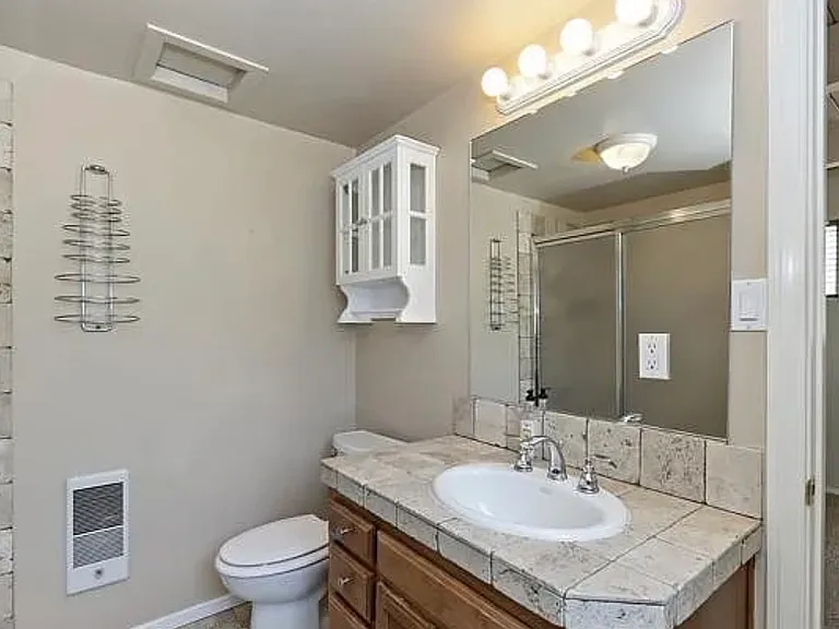 945 N Hospital Rd — Photo 29