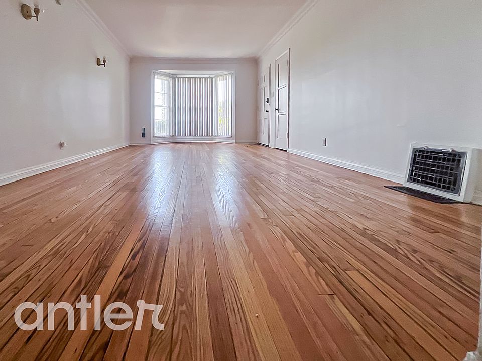 1st image of 1046 1/2 Menlo Ave #W1