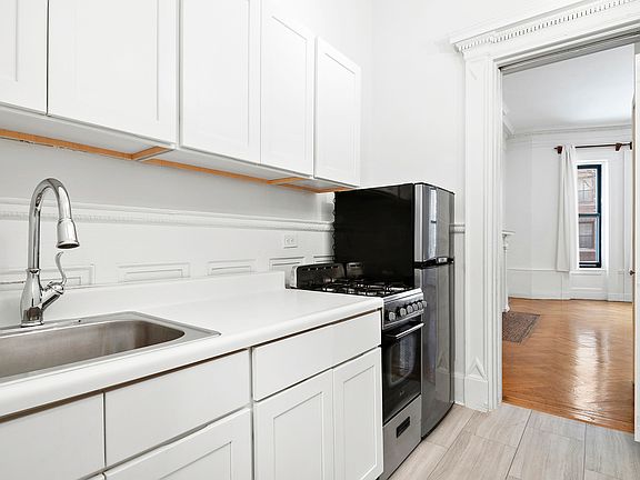 4th image of 8 W 87th St #D