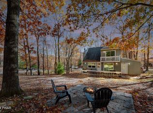 105 Wells Ct, Bushkill, PA 18324