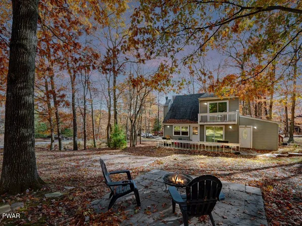 105 Wells Ct, Bushkill, PA 18324
