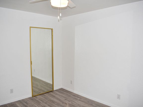 4th image of 4450-4452 Campus Ave #4450